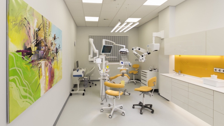 DENTÁLNÍ HYGIENISTKA / HYGIENISTA – PRAHA 9