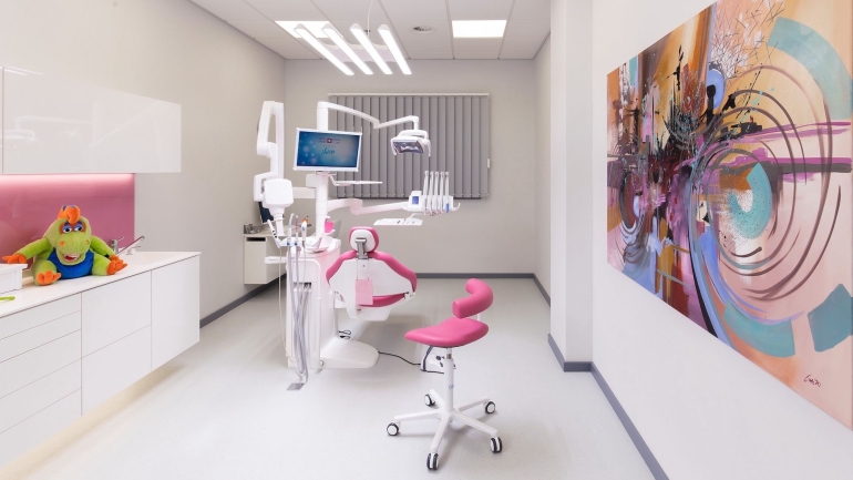 DENTÁLNÍ HYGIENISTKA / HYGIENISTA – PRAHA 9