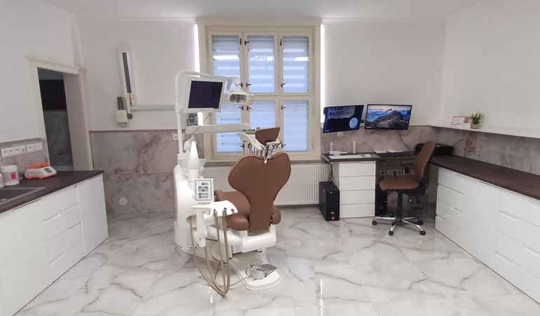 Zubní lékař do nové ordinace