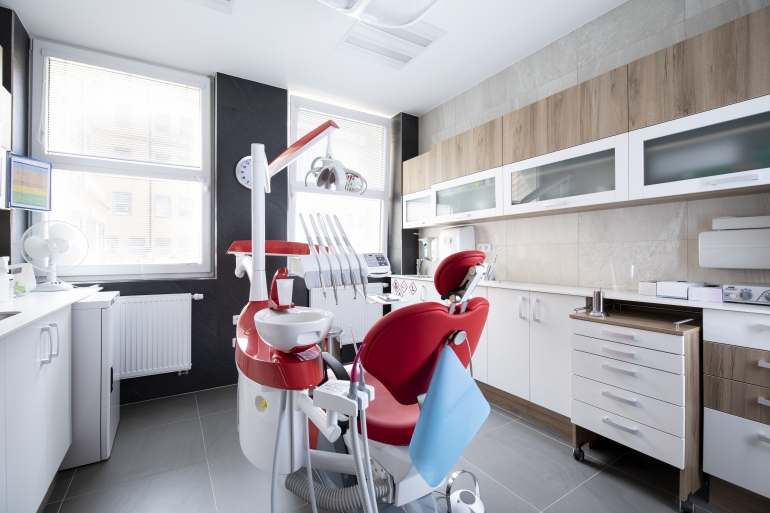 Dentální hygienista/ka HOŘOVICE Dentální hygienista/ka HOŘOVICE