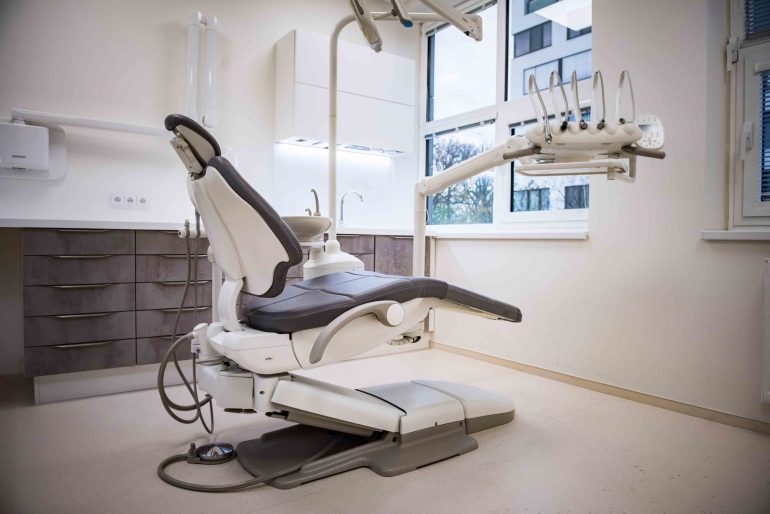 Hledáme nového kolegu (-gyni) na pozici Dentální hygientista Hledáme nového kolegu (-gyni) na pozici Dentální hygientista