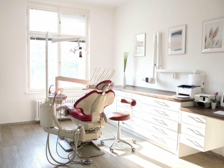 Dentální hygienistka v&nbsp;Dejvicích na 1 den v&nbsp;týdnu