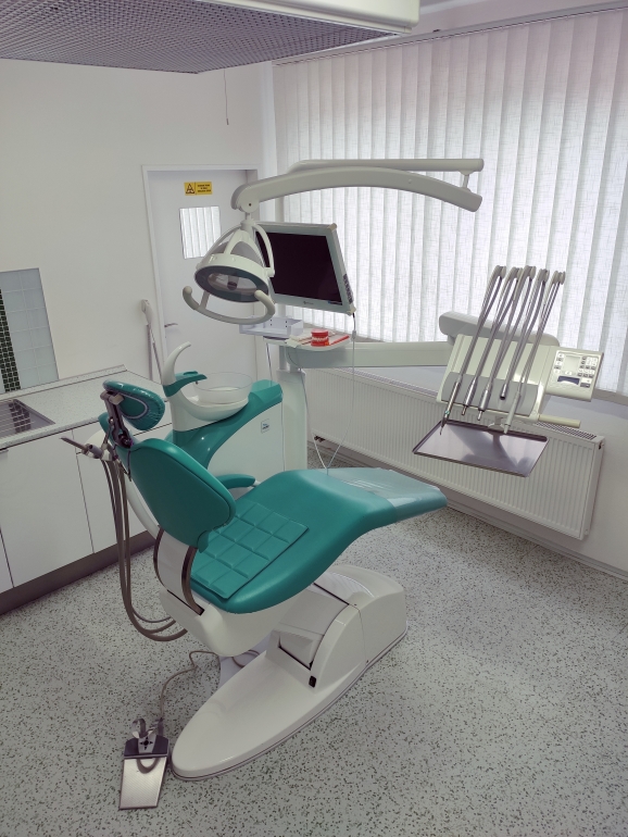Dentální hygienistka Dentální hygienistka