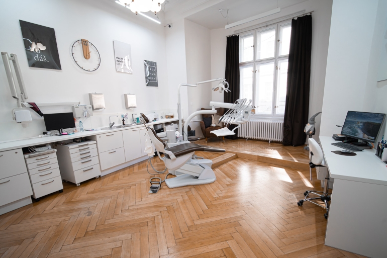 Stomatolog/Ortodont Praha - Buďte součástí týmu KissDent!