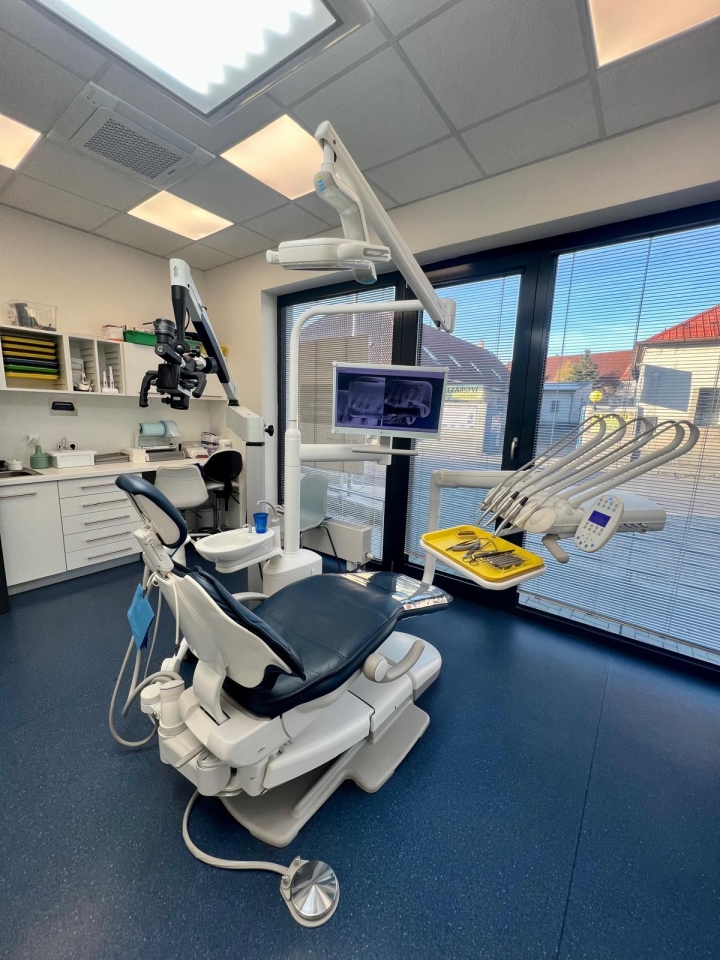 Hledá se zubní lékař v&nbsp;Mníšku pod Brdy