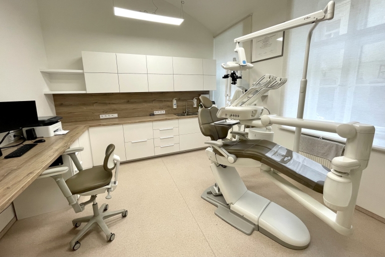 Zubní lékař/lékařka – pondělí + pátek | moderní ordinace v